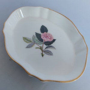 Wedgewood Hathaway Rose pin tray / trinket dish..  11cm long ..8cm wide ..2cm high