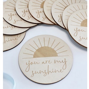 You Are My Sunshine Baby Panneau en bois | Signe d’annonce Sun | | de carte Baby Milestone | nouveau-né Idée cadeau Baby Shower | Disque en bois