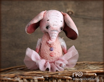 Holz Rosa Elefant, OOAK Art Doll gegliedert, Holzschnitzerei, Vintage Stil, Tier Sammlerstück, Boudoir Art Doll, Geschenk für sie
