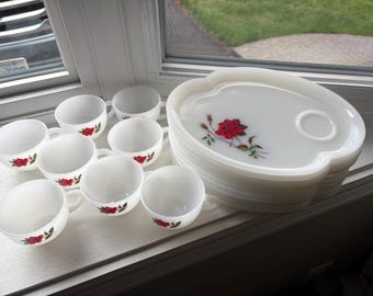 Vintage Federal Milk Glass Rosecrest Snack Set, 16 Pieces, Excellent Condition, Vintage Rose Plate and Cup