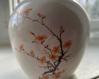 英国製　vintage Bristol pottery 花柄の花瓶　送料無料 Vintage Bristol Pottery Vase With Peach Blossoms, Made in