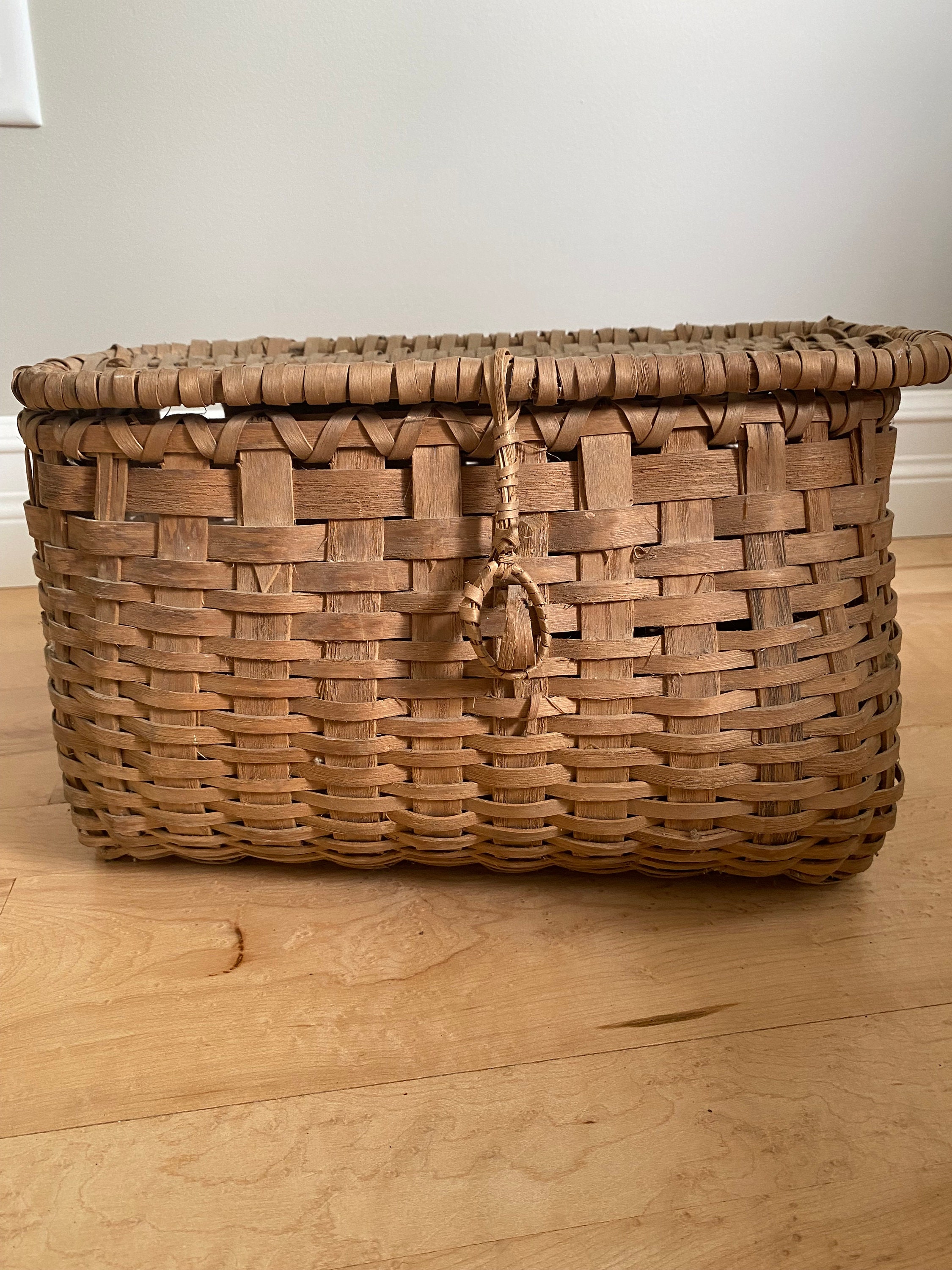 Vintage Fishing Creel Basket, Wicker Fishing Basket