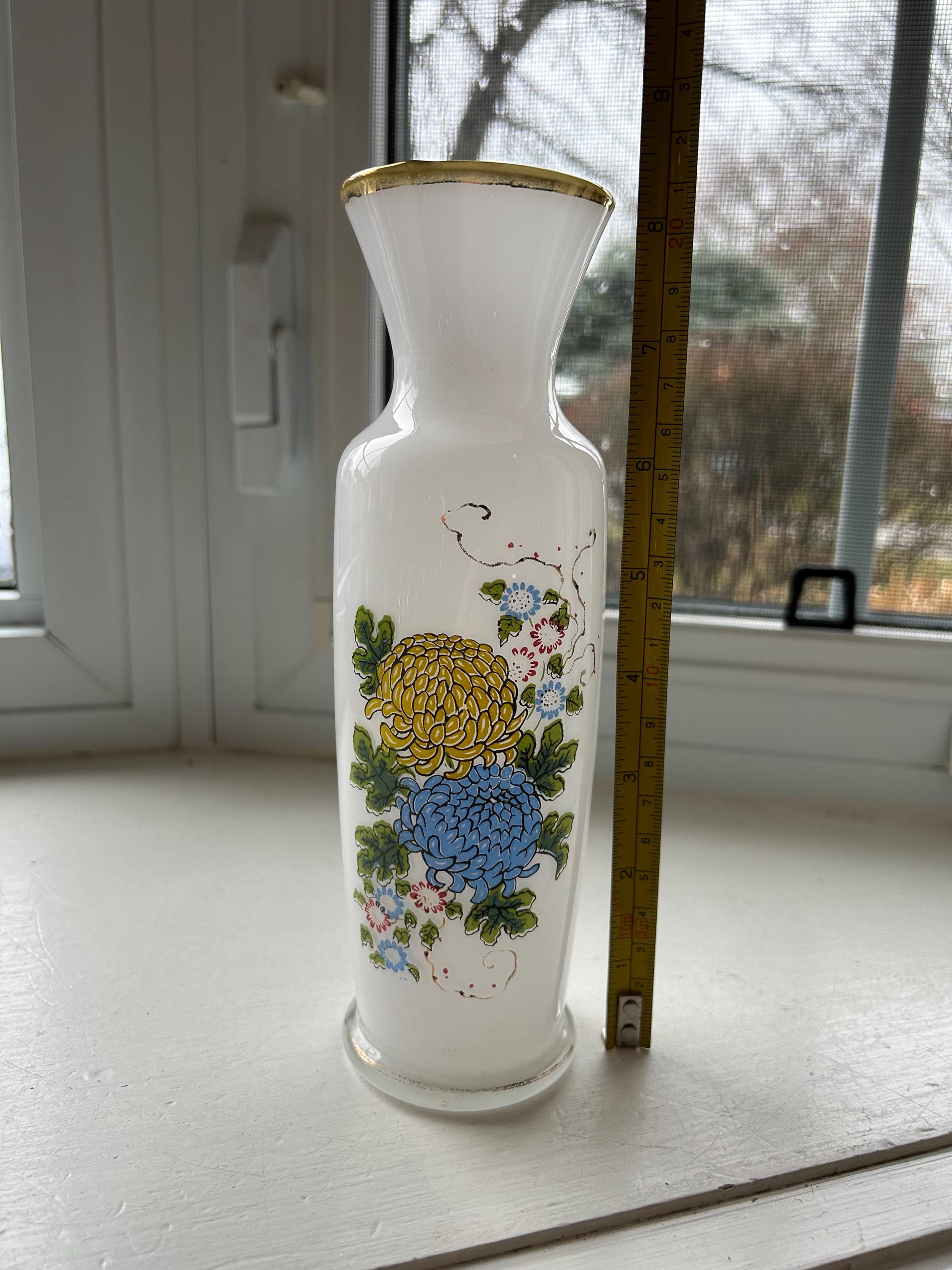●JAPANESE MODERN VINTAGE FLOWER BASE● Vintage Giftcraft White Vase With Floral Design and Gold Trim
