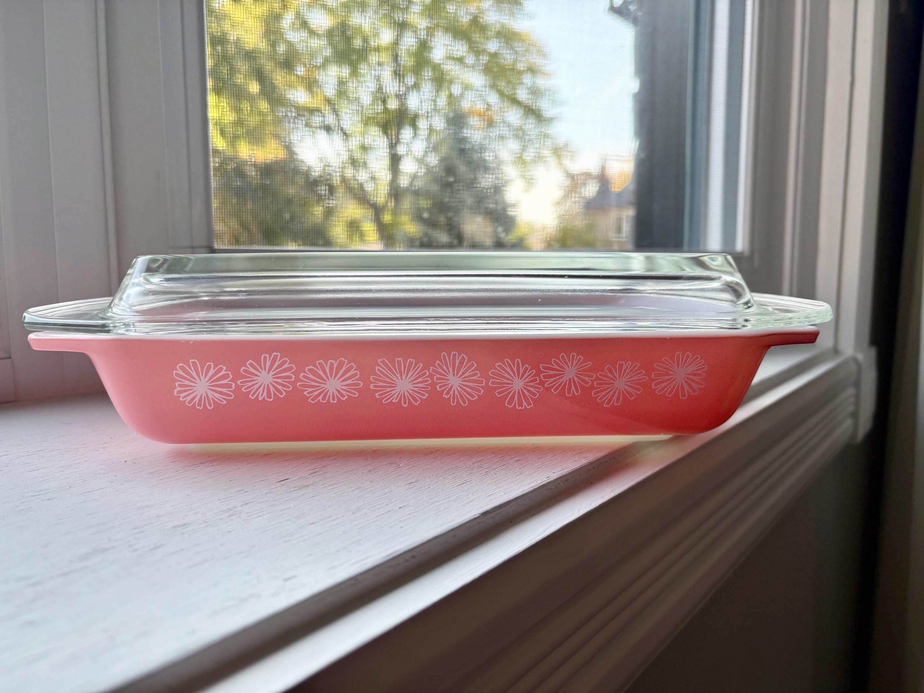 Vintage Pyrex Pink Daisy Space Saver 548-B Casserole & Lid 1 1/4
