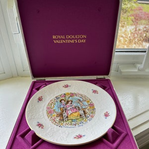 Vintage Royal Doulton 1978 Valentinstag Sammlerteller mit Box