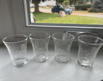 Vintage Juice Glasses With White Daisy Pattern, Set of 4, Dominion Glass