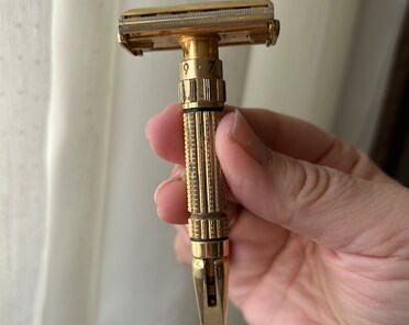 Gillette Adjustable toggle 両刃カミソリDate:F4 il_372x296.5963435699_19d9.jpg