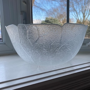 Vintage Aspen by Arcoroc France Large Salad Bowl or Punch Bowl, Glass Leaf Bowl