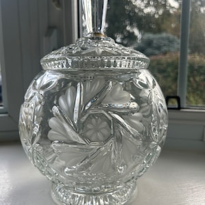 Vintage kristallkakburk, Bohemia Glam, kakburk med lock, tillverkad i Tjeckoslovakien