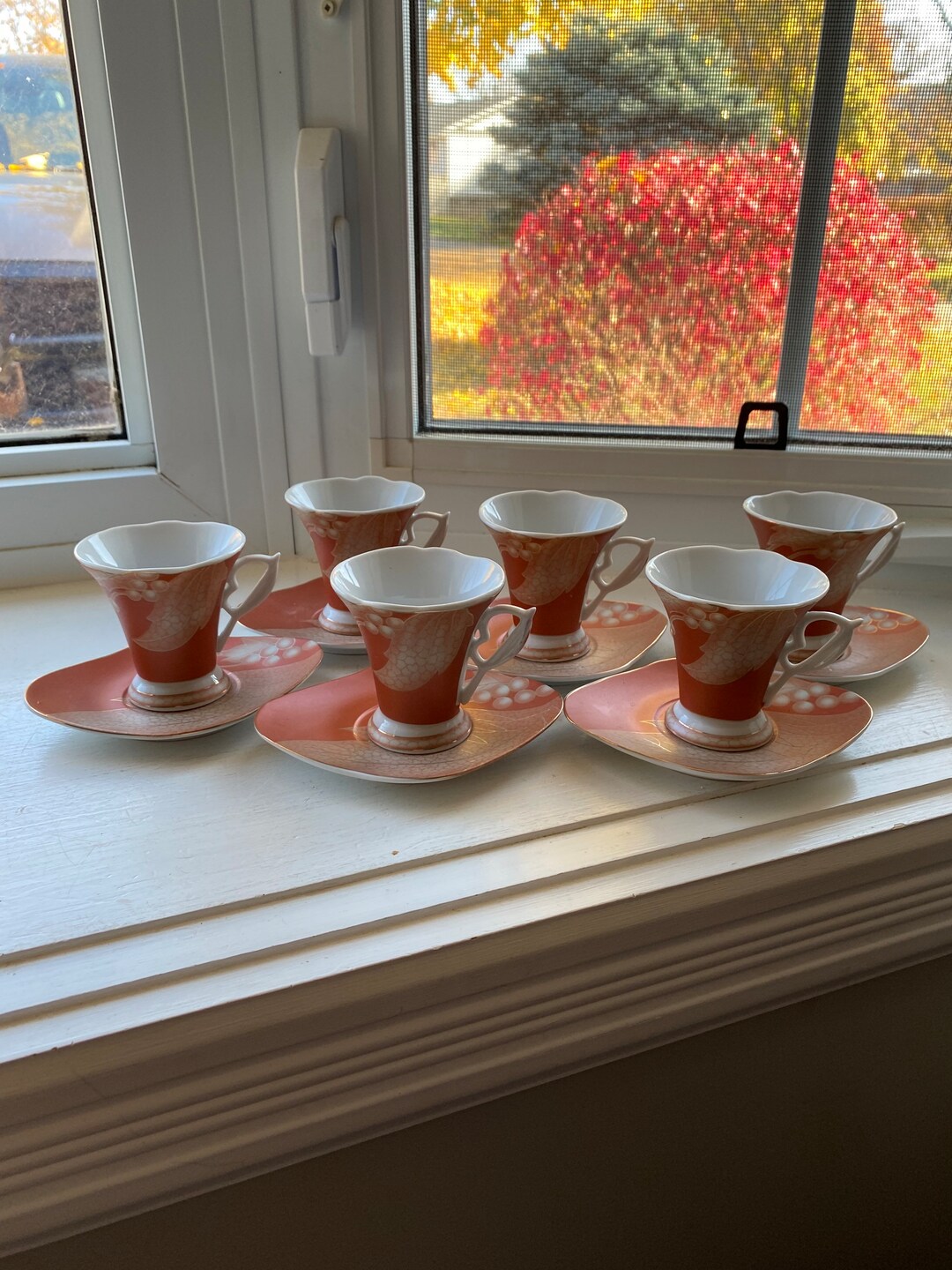 Vintage Yamasen Gold Collection Fine Porcelain Tea Cups and Saucers ...