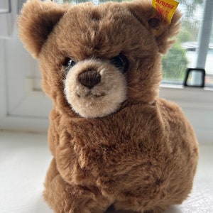 Vintage Steiff Bear With Tag On Ear, Snuffy Bear 2920/16, Made in Germany
