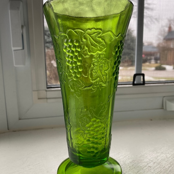 Vintage Indiana Green Colony Grapes Vase, Raised Grape Leaf Harvest Pattern 7 1/2” Tall Vase, Footed Pedestal Green Depression Glass Vase