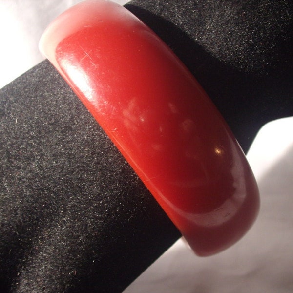 Classic Round-Top Tangerine Red BAKELITE BANGLE BRACELET