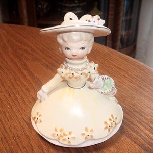 Vintage 1958 NAPCO "MISS DAINTY" Perfume Bottle Figurine