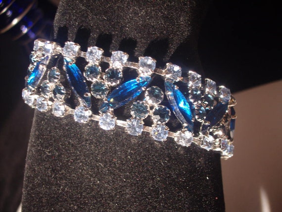 SHERMAN Quality Three BLUES Rhinestones BRACELET