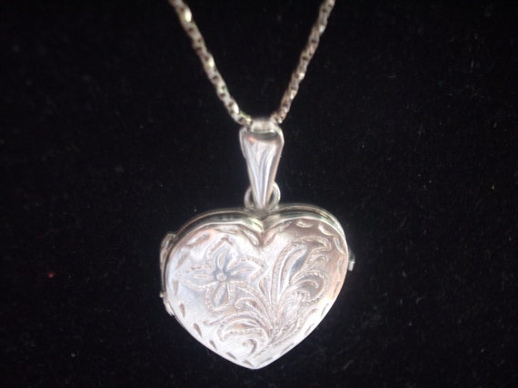 Amazing Flowered Heart Sterling Silver Locket and… - image 2