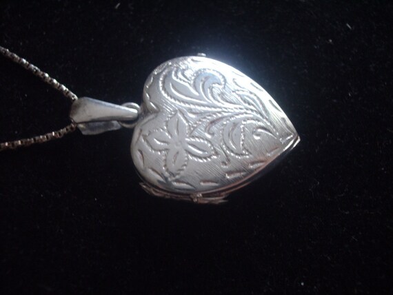 Amazing Flowered Heart Sterling Silver Locket and… - image 5