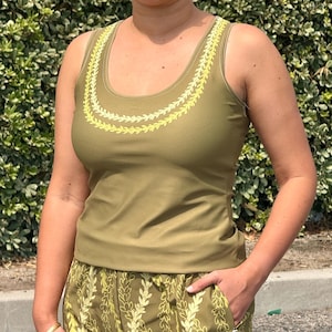 Pakalana Lei Tank Top