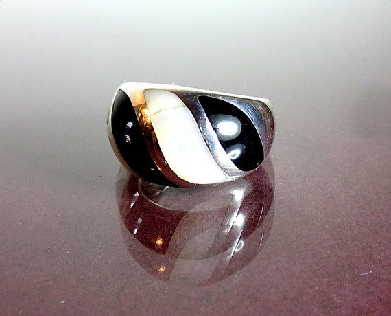Sterling Silver Ring with Natural Inlay Stones, V… - image 2