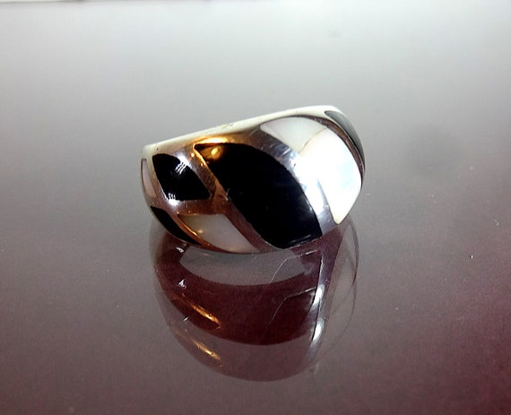 Sterling Silver Ring with Natural Inlay Stones, V… - image 4