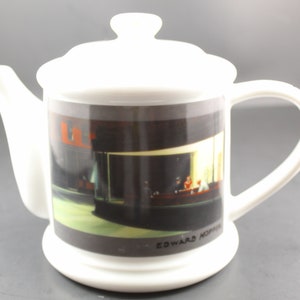 Vintage 1993 Art Institute of Chicago Edward Hopper &quot;Nighthawks&quot; White Ceramic Tea Kettle  Hopper&#39;s coolest work on a tea kettle. Was 31/25