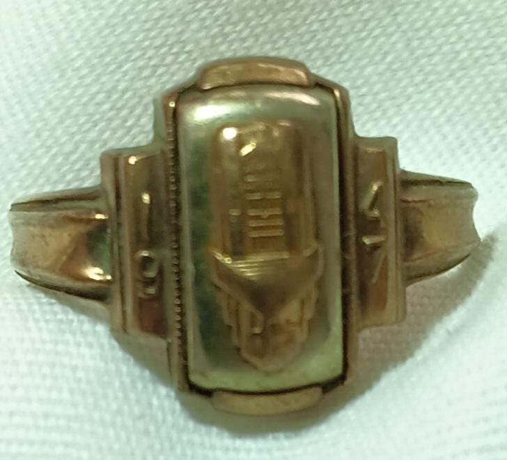 K10WG JOSTEN‘S College Ring 1973 vintage K10WG JOSTEN'S College Ring 1973 vintage