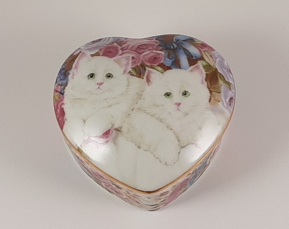 Vintage 1994 Lefton China Porcelain Trinket Box f… - image 1