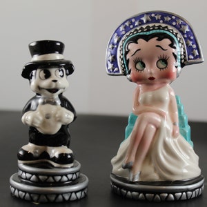 Vintage 1998 Vandor Deco Collection ceramic Betty Boop Wedding salt and pepper shakers, no box, but Vintage Excellent condition. 50, now 43