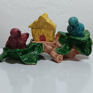 C. Late 1930s/early 40s Majolica style Japanese Bird saltshakers with house and condiment tray, in Vtg Very Good Condition. 5 pieces!