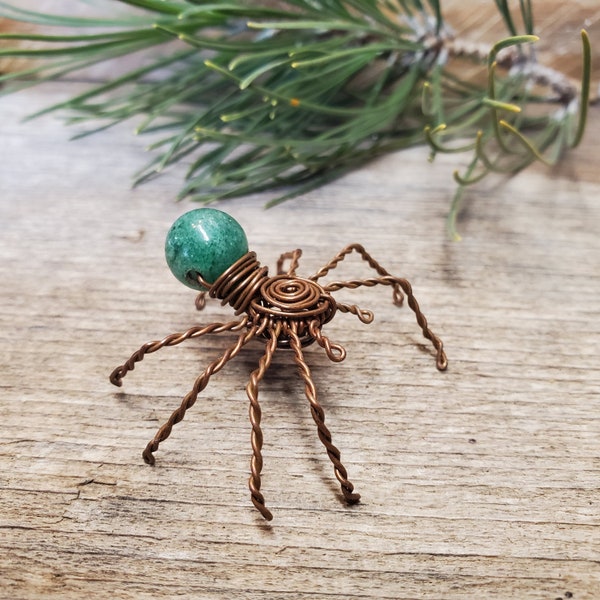 Rustikale Spinnenskulptur - Handgemachte Kupferspinne - Recyceltes Kupfer - Drahtspinne Skulptur - schützende Kupferdrahtskulptur