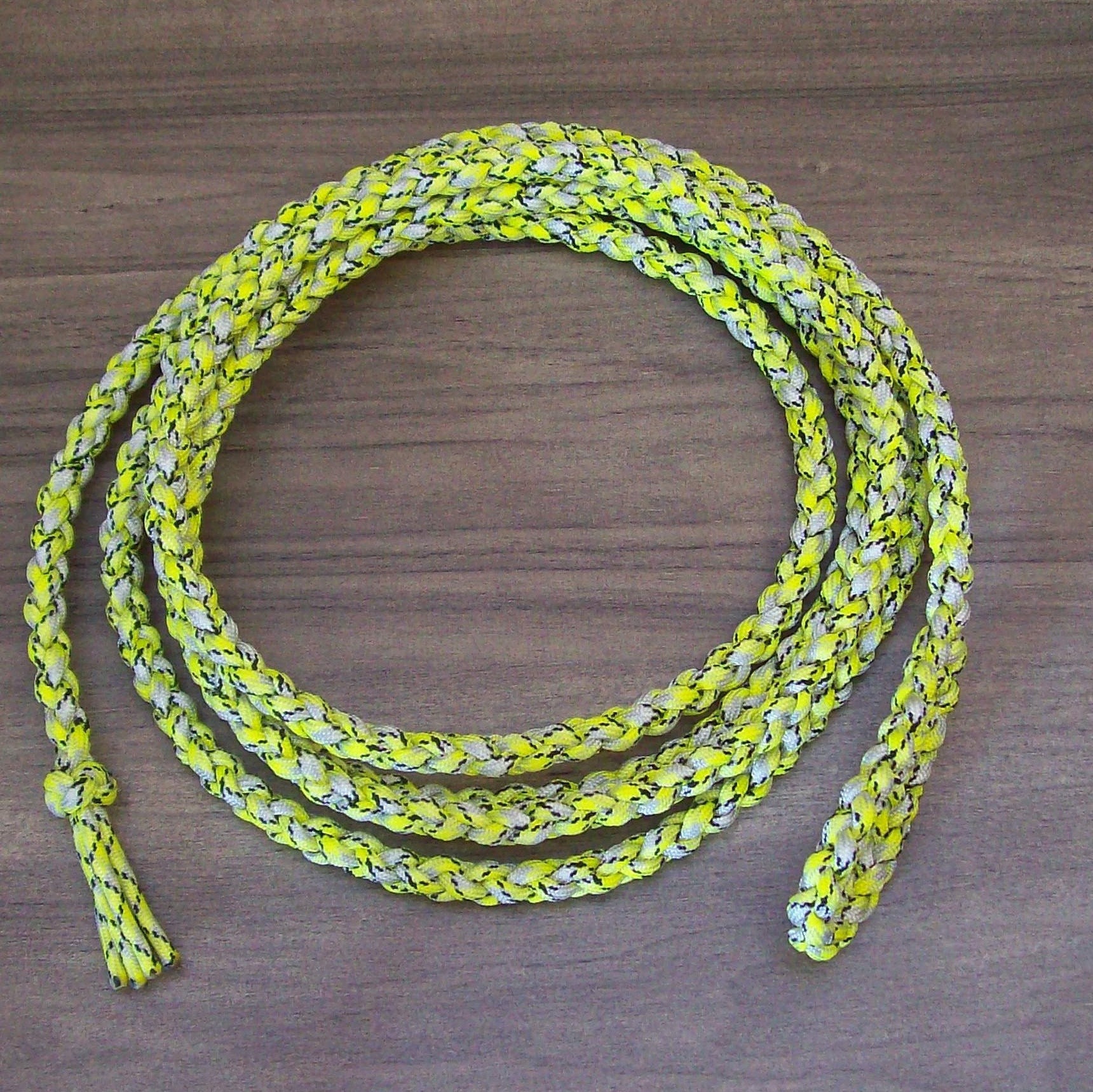 Paracord Piggin' String, Cattle Tie-down Rope, Metal Ring, 3-10 Ft. Options,  Hi-viz Yellow -  New Zealand