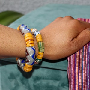Bracelet Krobo - Bracelet africain - Bracelet de perles de verre du Ghana - Perles de verre africaines - Bracelet extensible empilable fait main - Bijoux Boho Chic