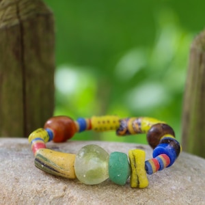 Bracelet Krobo - Bracelet africain - Bracelet de perles de verre du Ghana - Perles de verre africaines - Bracelet extensible empilable fait main - Bijoux Boho Chic