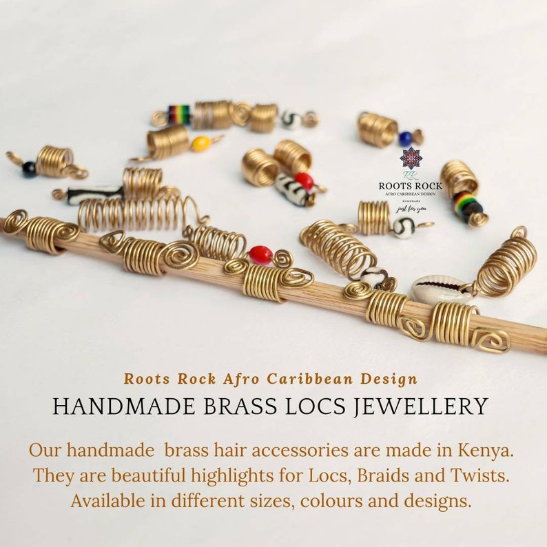 Op de afbeelding: Handgemaakte messing loc sieraden in verschillende maten, kleuren en ontwerpen. De sieraden zijn gemaakt in Kenia en hebben een verscheidenheid aan kralen en schelpen.