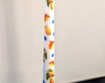 Vela cónica de limones italianos: decoración veraniega mediterránea, cera vegana