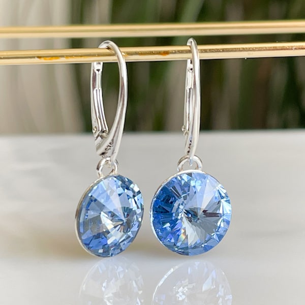 Boucles d'oreilles dormeuses en argent sterling avec saphir bleu clair et cristaux Swarovski - Bijoux avec pierre de naissance de septembre - Bijoux en cristal - Vierge