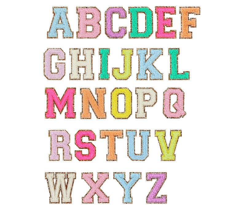 Puede incluir: Un conjunto de letras de fieltro de colores con ribete de purpurina dorada. Las letras est&aacute;n en una fuente de estilo universitario y est&aacute;n dispuestas en orden alfab&eacute;tico. Las letras son perfectas para proyectos de manualidades, scrapbooking o para agregar un toque de fantas&iacute;a a cualquier espacio.