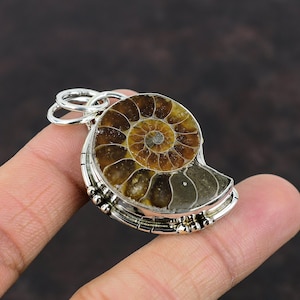 Ciondolo fossile di ammonite Ciondolo in pietra preziosa reale Ciondolo in argento sterling 925 Ammonite fossile Gioielli in argento Ciondolo fatto a mano Regalo per un amico immagine 6