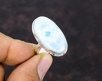 Anillo de larimar hecho a mano: gema ovalada, plata de ley 925, ajustable.