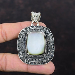 Colgante de nácar hecho a mano, joyería nueva, colgante de plata de ley 925, colgante vintage, joyería de piedras preciosas de alta calidad, regalo para un amigo