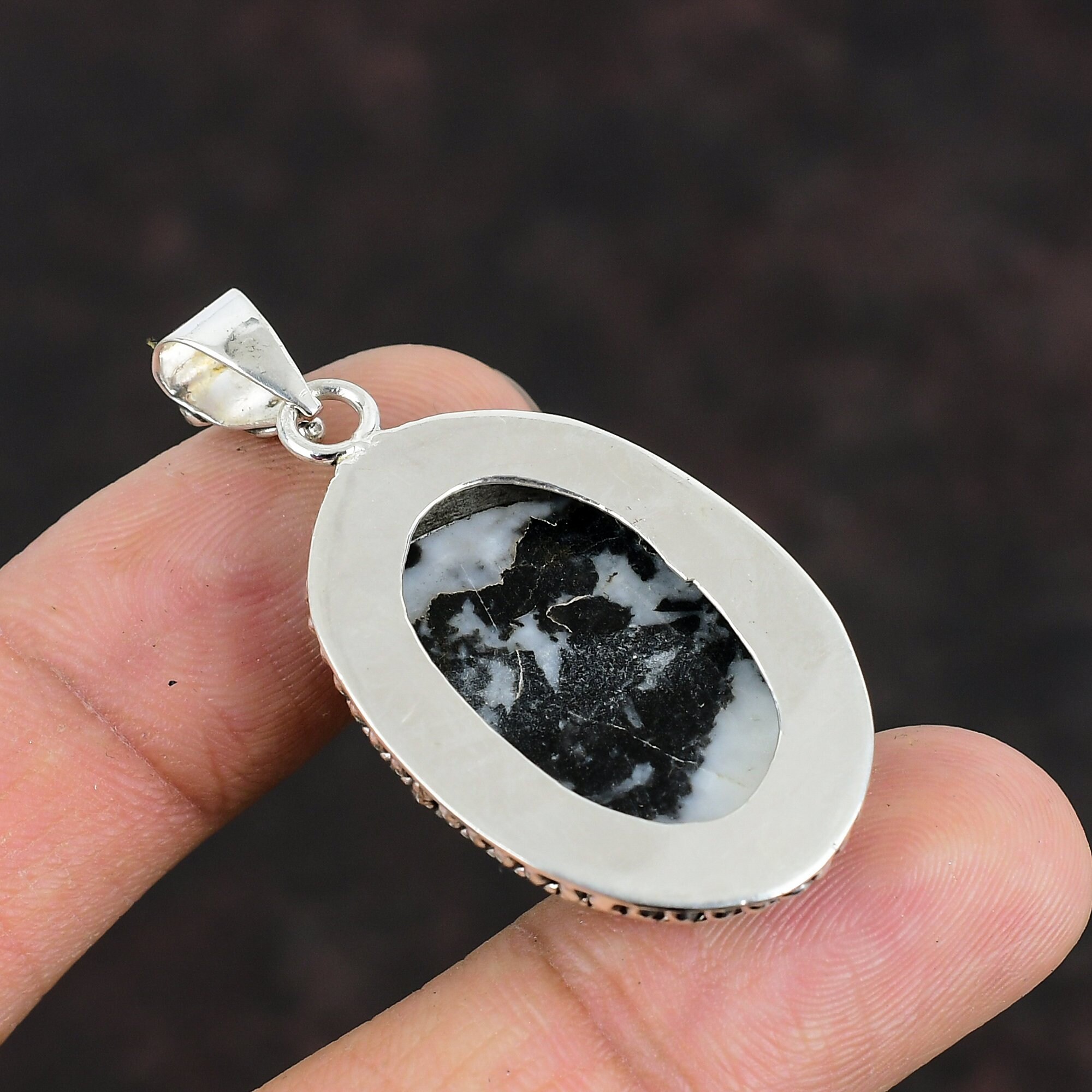 ホワイトバッファローターコイズペンダント：ハンドメイド925