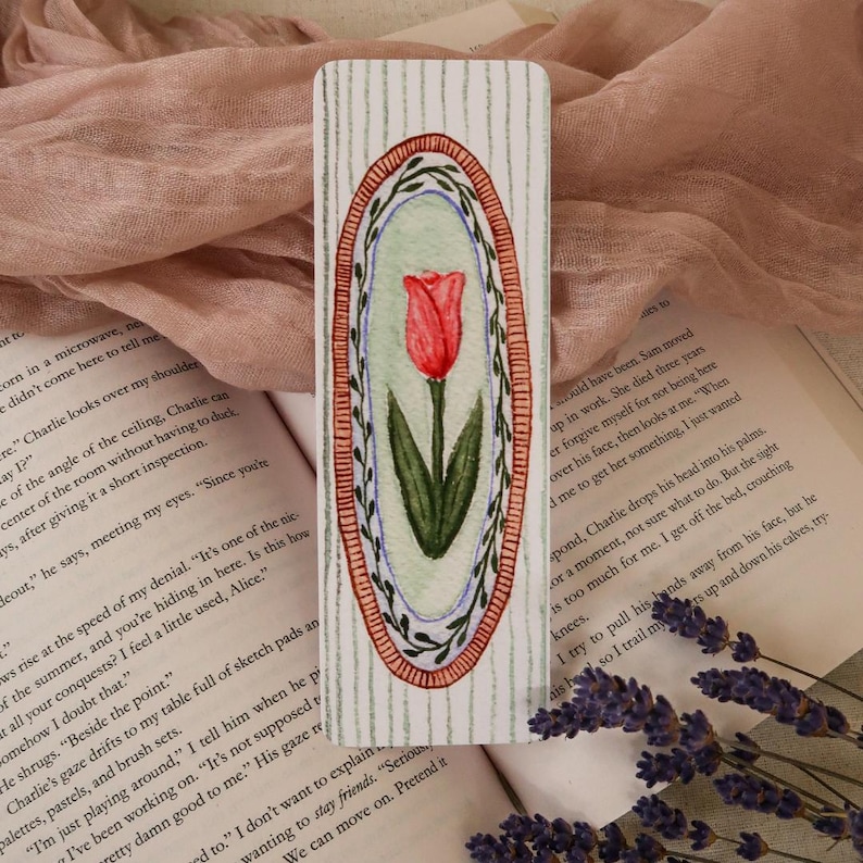 Marcador de Livro em Aquarela com Tulipa | Arte Floral Pintada à Mão, Presente para Amantes de Livros com Tema Botânico imagem 1