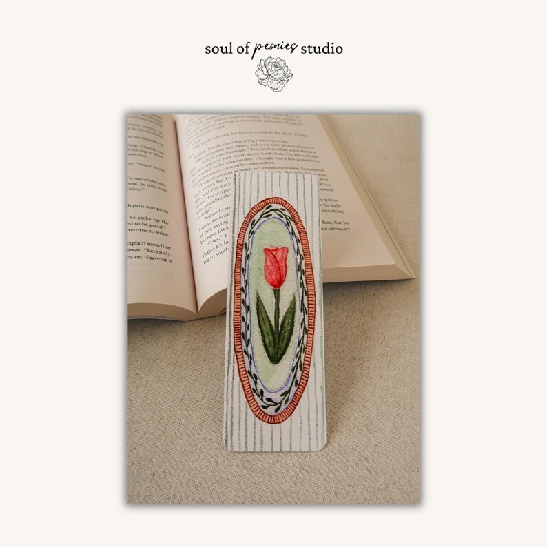 Marcador de Livro em Aquarela com Tulipa | Arte Floral Pintada à Mão, Presente para Amantes de Livros com Tema Botânico imagem 4