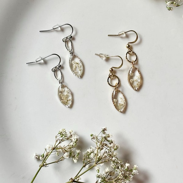 Pressed Flower Earrings - Queen Anne's Lace - Botanical Resin Jewelry