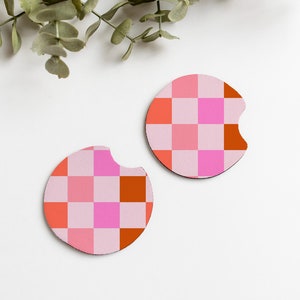 Sottobicchieri per auto, set di due sottobicchieri portabicchieri per auto a scacchi rosa, graziosi accessori per auto, regalo per auto nuova per lei, calze della Befana, decorazioni per auto