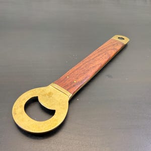 Vintage Brass and Wood Bottle Opener, Classic Home Accessory, Durable Wooden Handle, Kitchen Tool, Bottles Cap Lifter, Retro Look