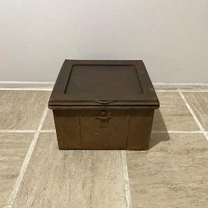 Caja de pan de metal primitiva, PAT.APL.D.FOR contenedor estampado oxidado, caja de almacenamiento de documentos y archivos, caja militar, caja de herramientas de seguridad, organizador pesado.