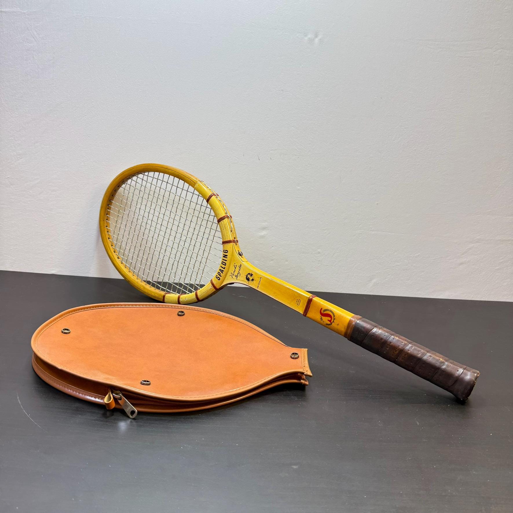 Ancienne raquette de tennis en bois autographe Spalding