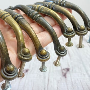 Metal Drawer Pull, Vintage Handle and Pull, Furniture Hardware, Vintage Solid Metal Cabinet Pulls Handles Set Of 7 Ornate Bail Handle.