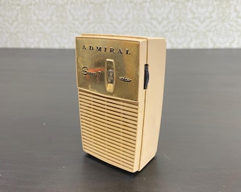 Vintage Admiral Super 7 Transistor Radio, Model Y2067, Chassis 7A2, AM Band Only, 7 Transistors, Made in the USA, Circa 1960-1961